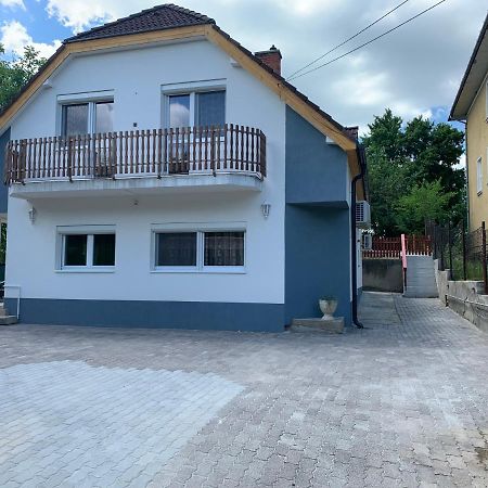 Borsi Apartman Balatonalmádi Exterior foto