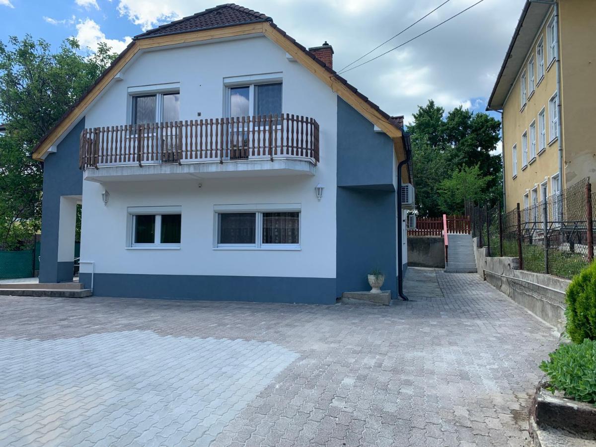 Borsi Apartman Balatonalmádi Exterior foto