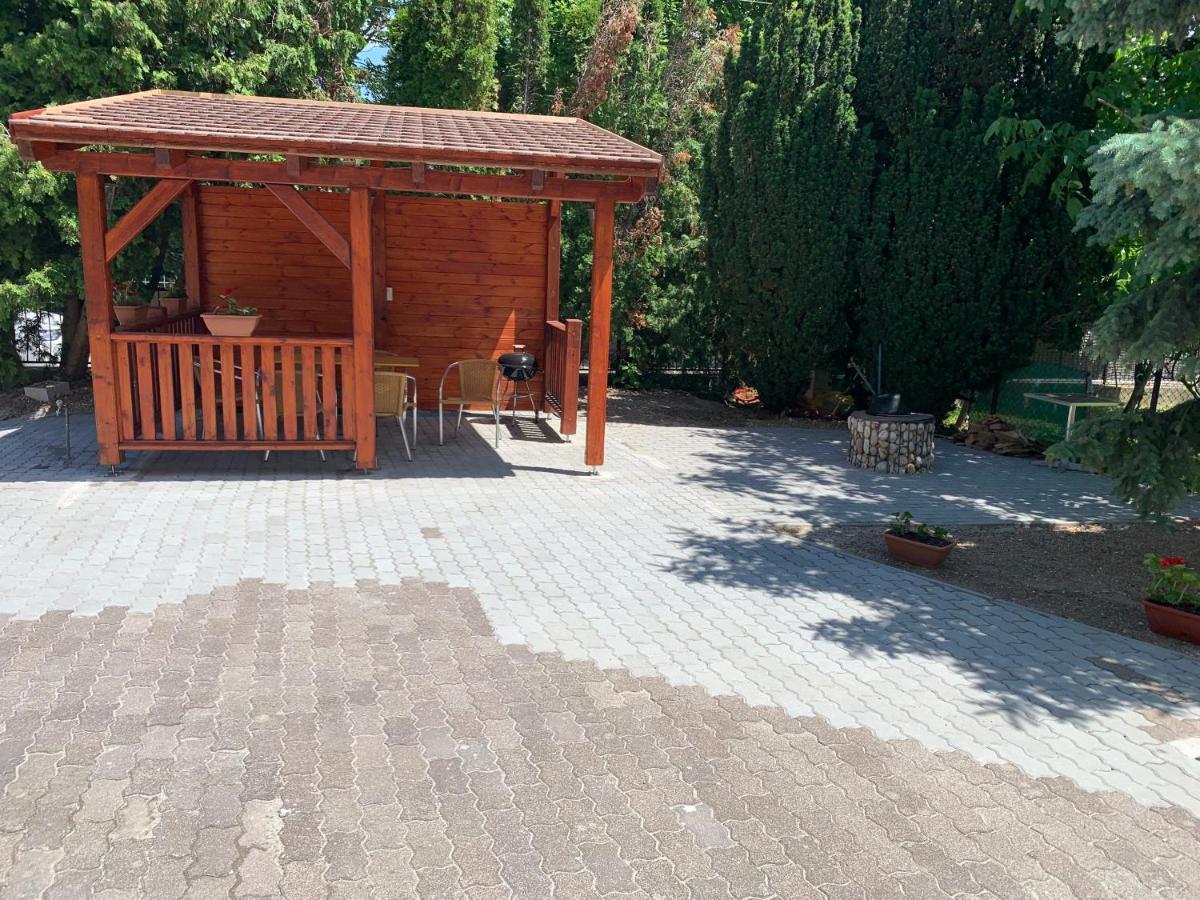 Borsi Apartman Balatonalmádi Exterior foto