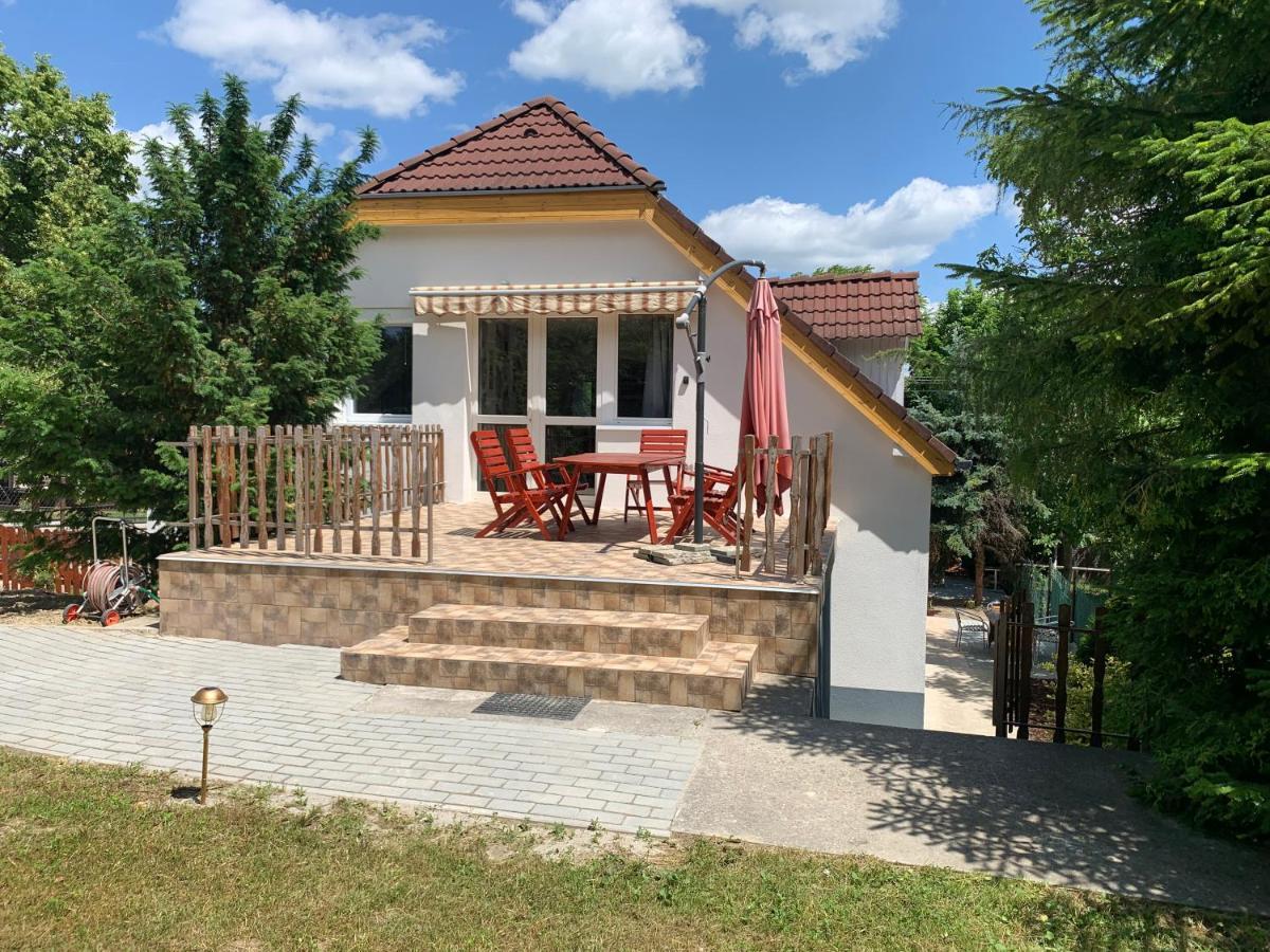 Borsi Apartman Balatonalmádi Exterior foto