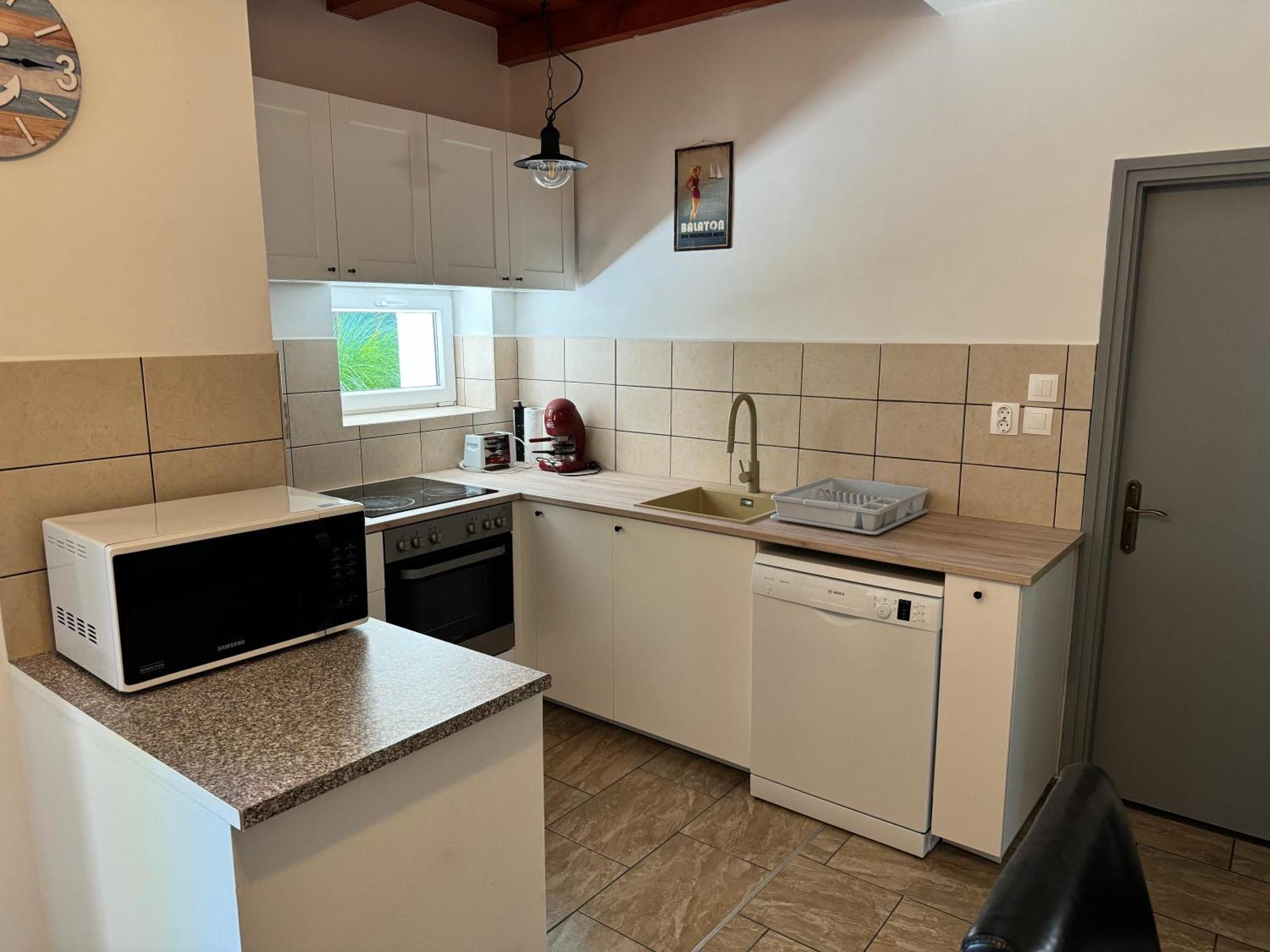 Borsi Apartman Balatonalmádi Exterior foto